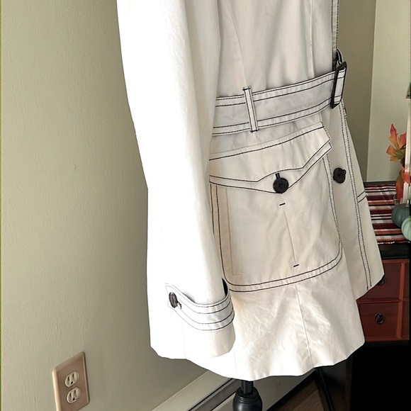 Banana Republic Trench Coat - Picture 6 of 13